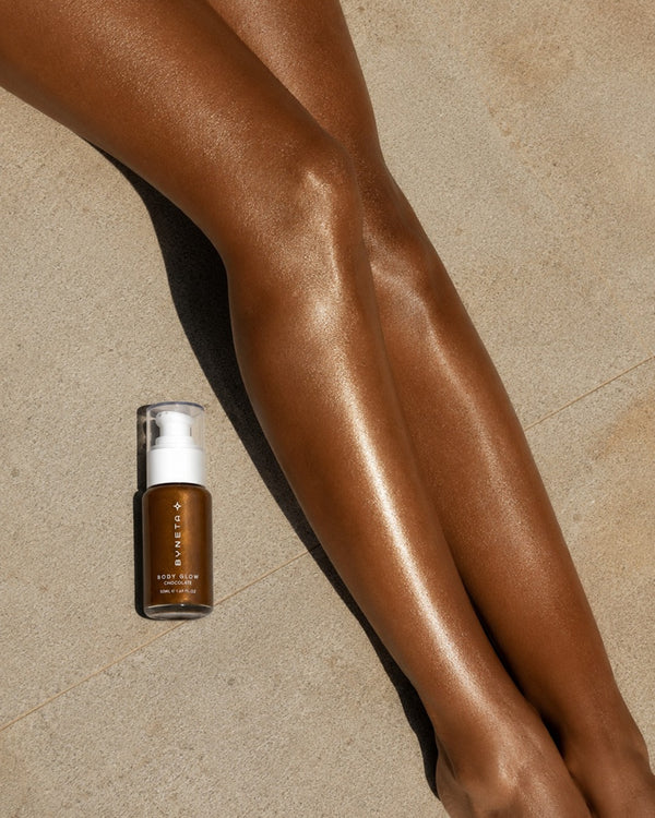 Body Glow Bronzer - תחליב ברונזר קטיפתי עם אפקט מנצנץ