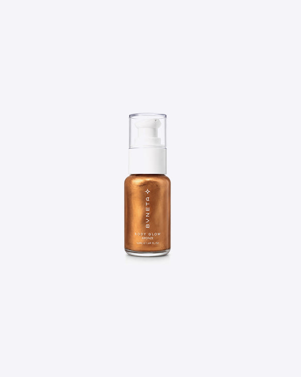 Body Glow Bronzer - תחליב ברונזר קטיפתי עם אפקט מנצנץ