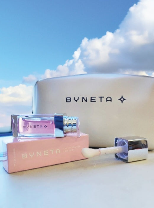 תיק איפור + שמן שפתיים BYNETA