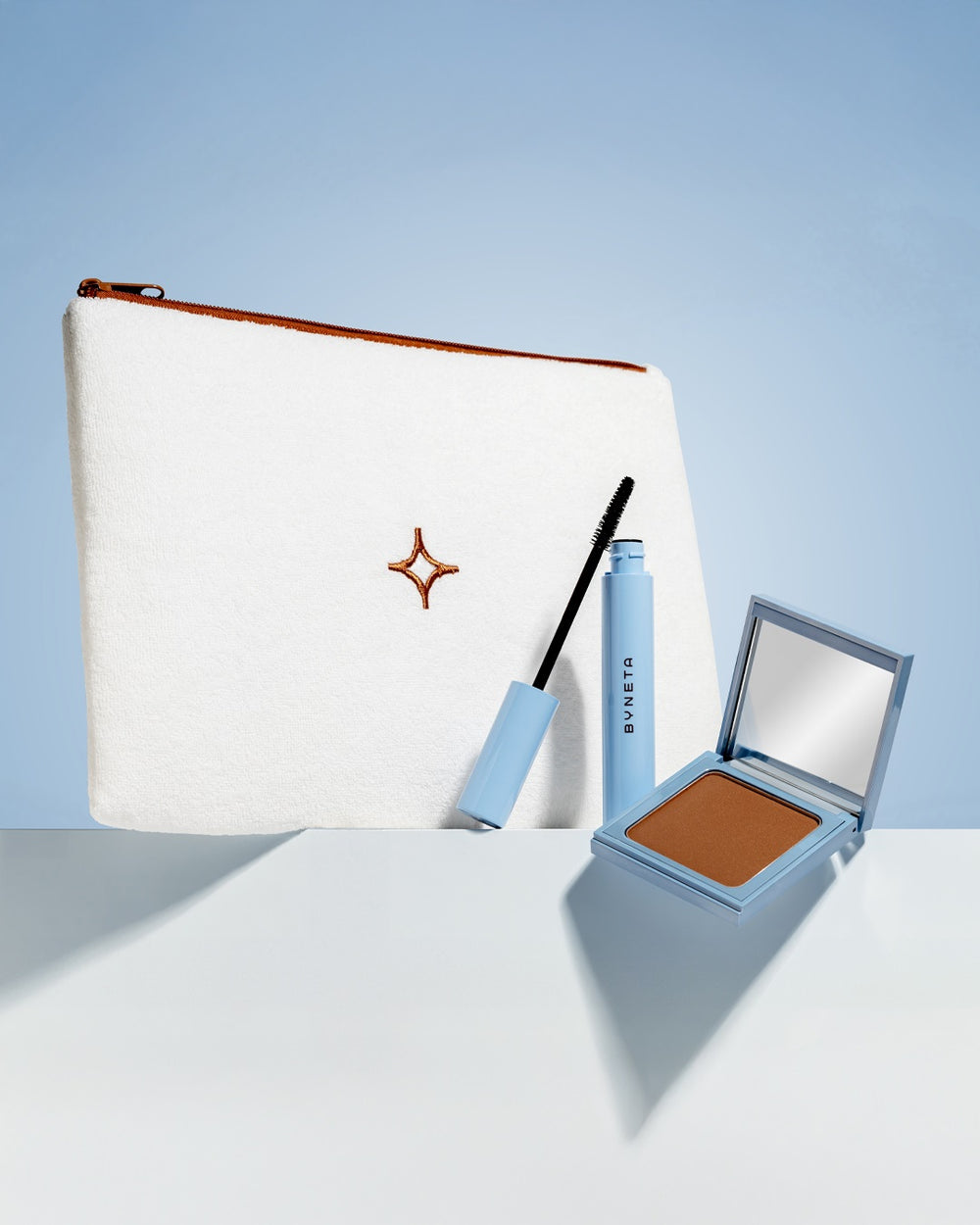  Shine & Bold Kit סט תיק איפור, מסקרה חומה ואבקת ברונזר ביינטע