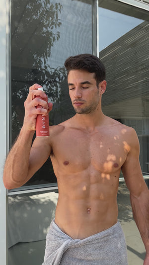 ספריי שיזוף עצמי מומלץ לגבר - BYNETA